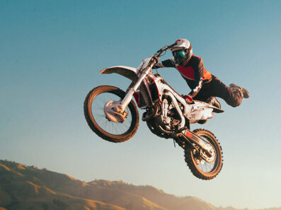 Motocross Yarışları: Adrenalin Dolu Bir Spor